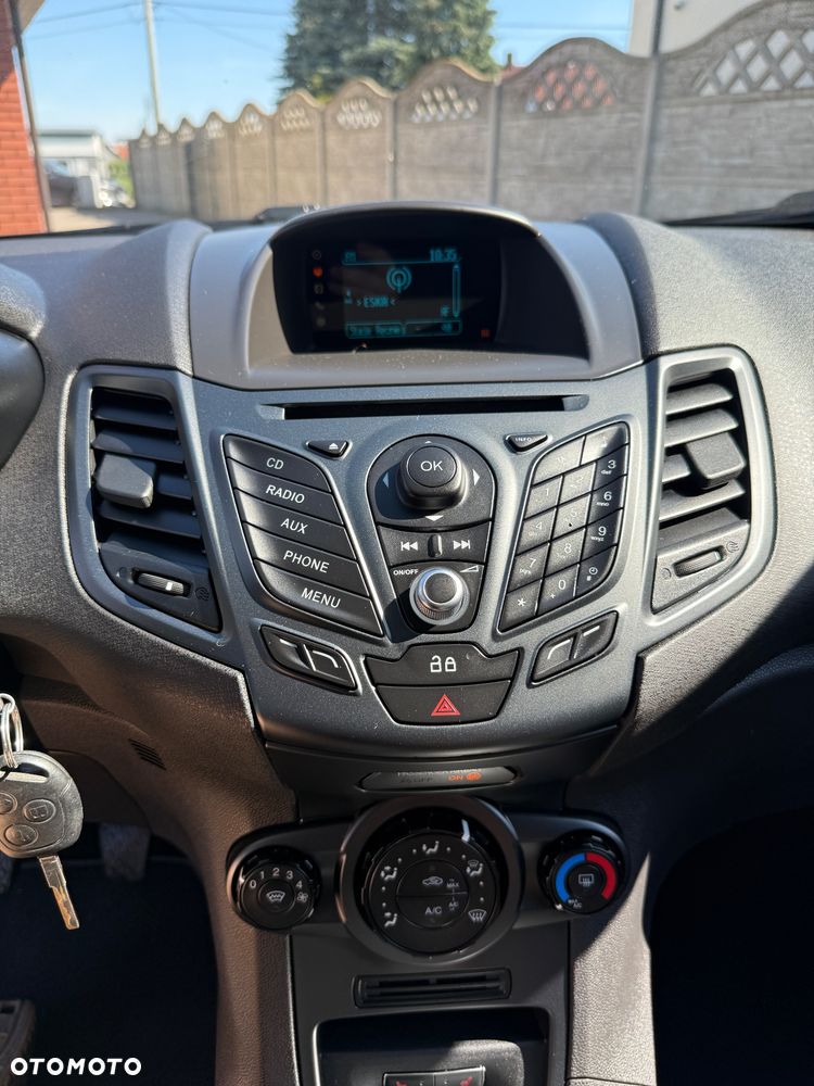 Ford Fiesta - 24