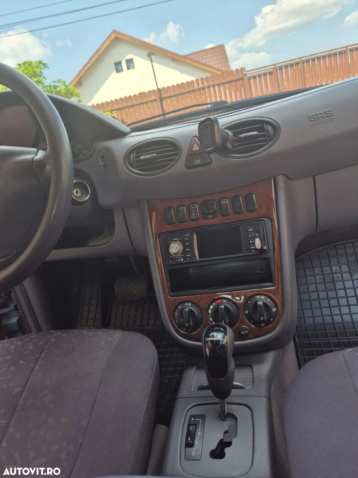Mercedes-Benz A - 10