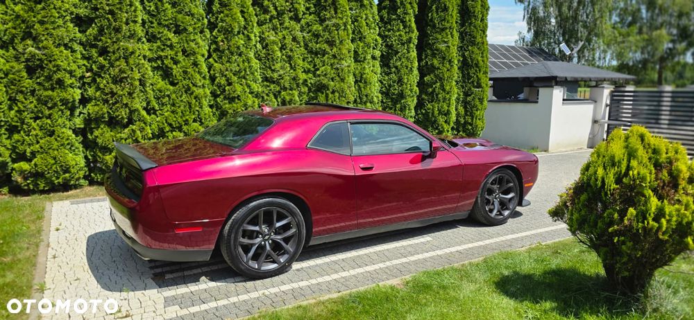 Dodge Challenger - 8