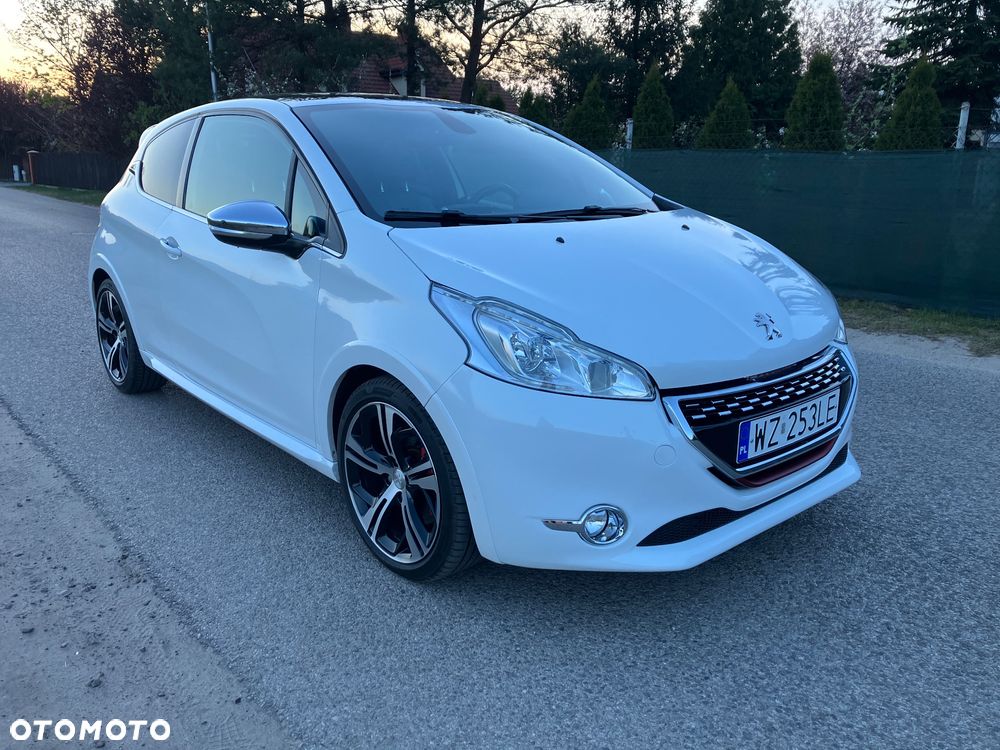 Peugeot 208 1.6 THP GTi - 1