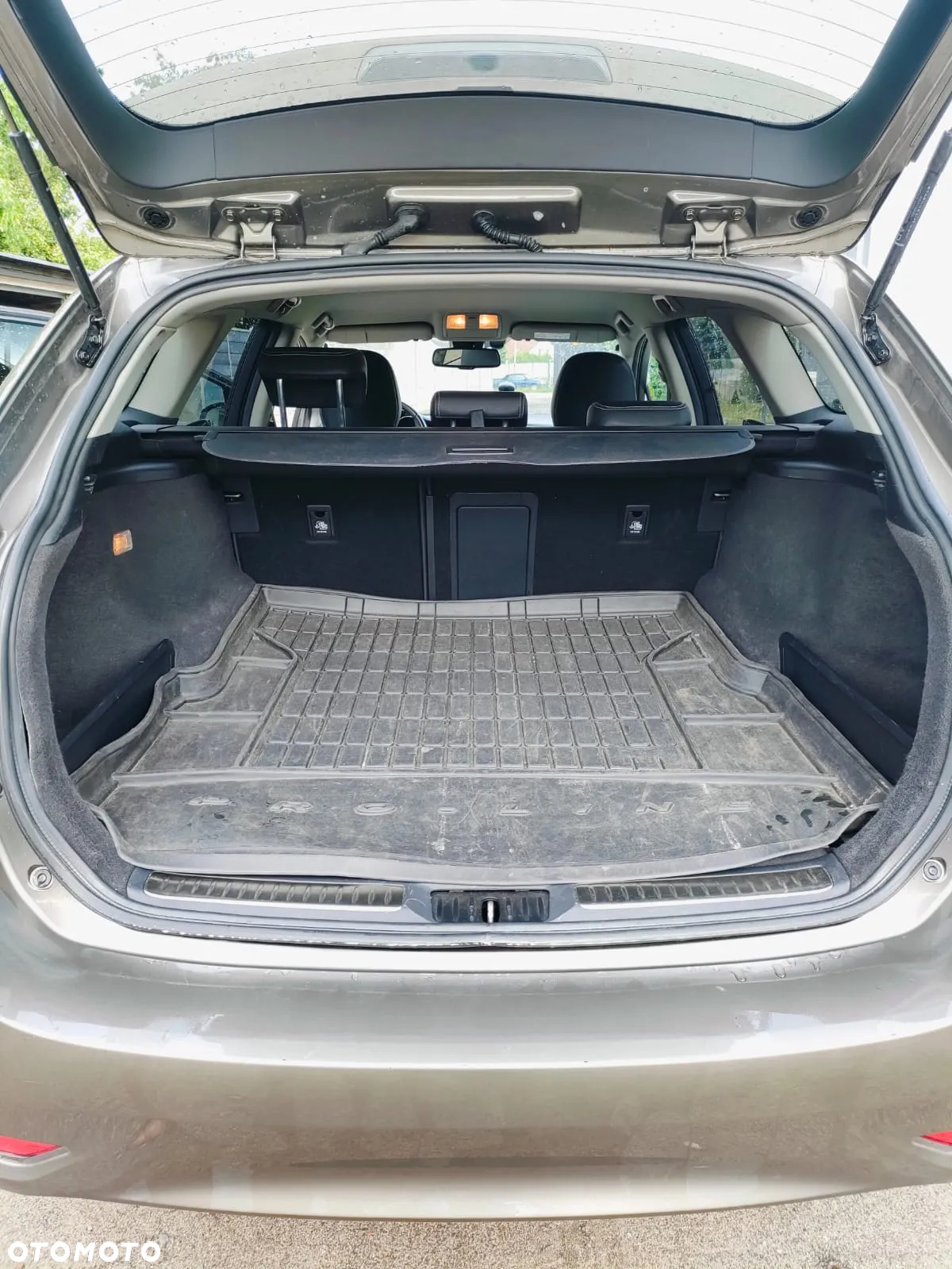 Toyota Avensis 2.0 D-4D Premium - 6