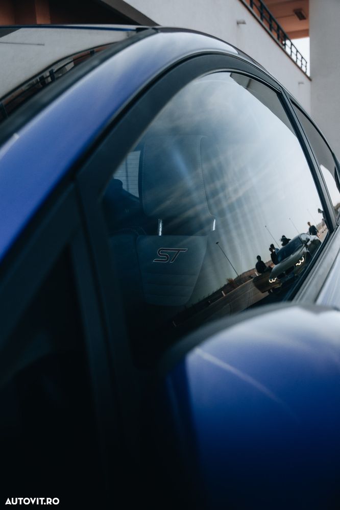 Ford Fiesta 1.6 EcoBoost ST - 11