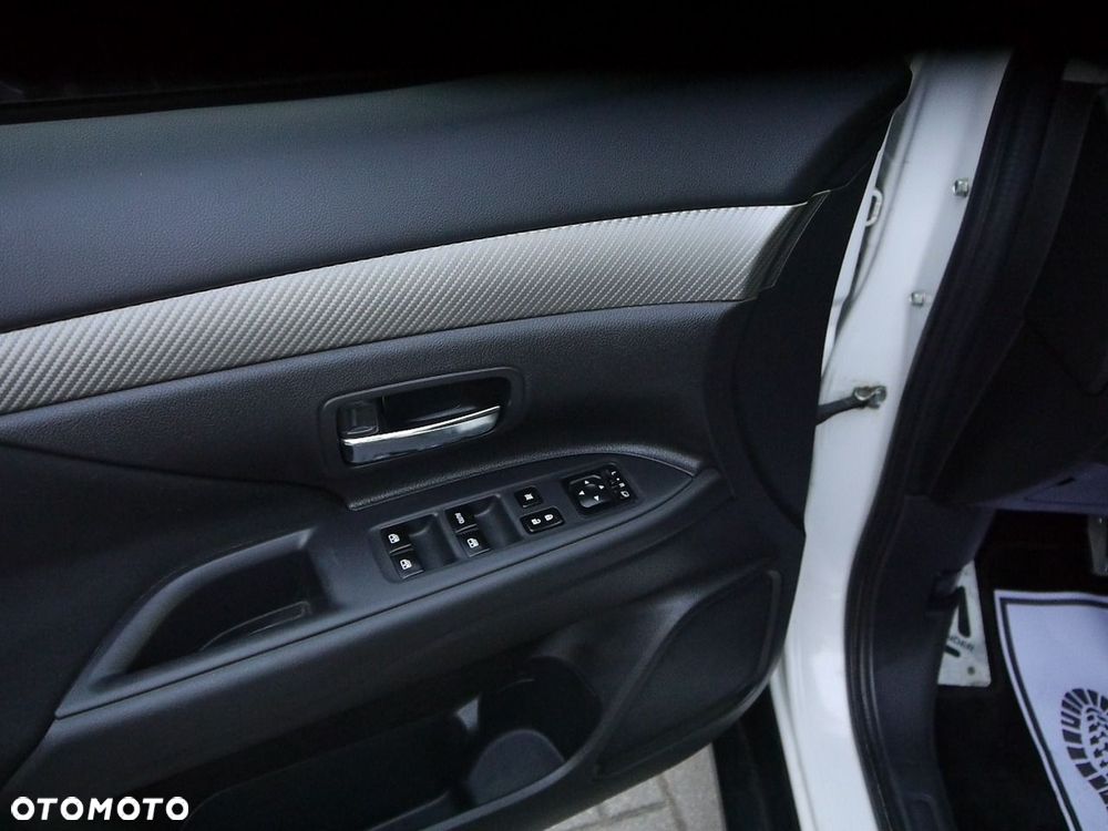 Mitsubishi Outlander 2.2 DI-D 4WD Automatik Diamant Edition+ - 35