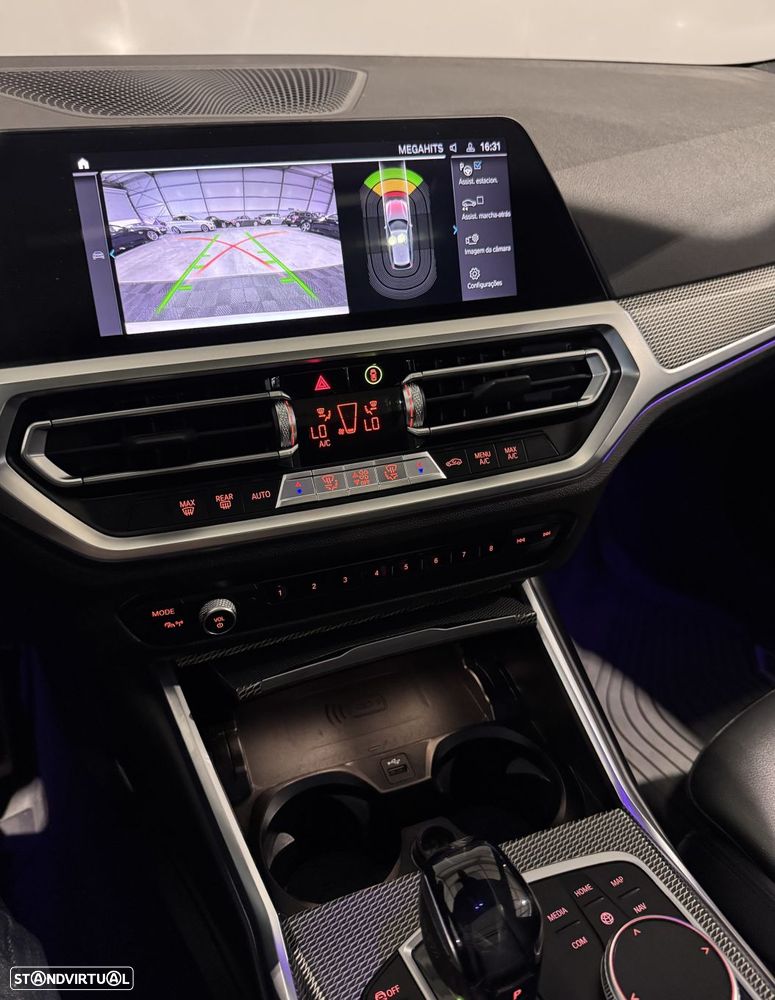BMW 330 e Touring Pack Desportivo M Auto - 39