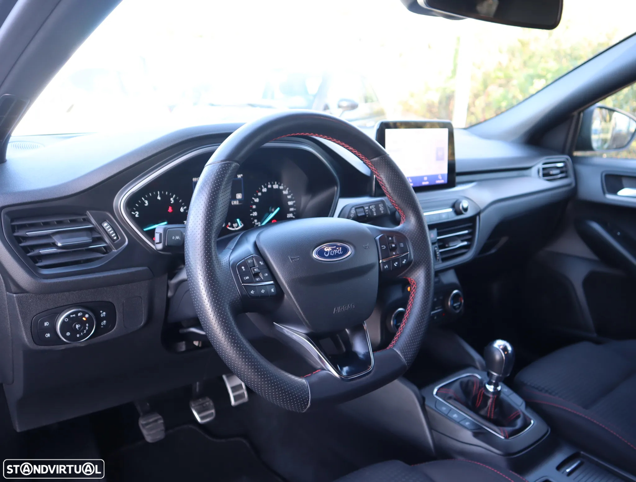 Ford Focus SW 1.0 EcoBoost MHEV ST-Line - 29