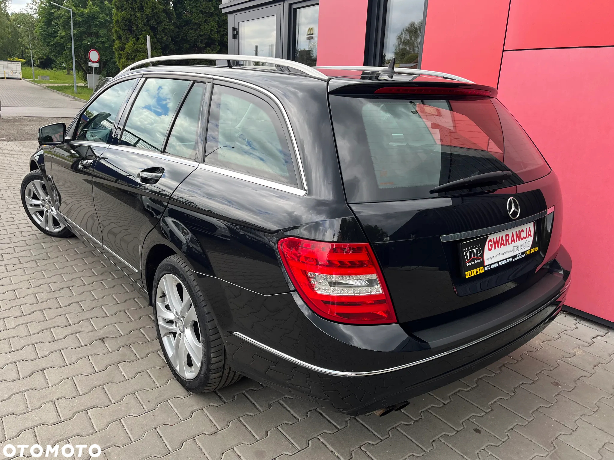 Mercedes-Benz Klasa C 180 T BlueEFFICIENCY 7G-TRONIC Avantgarde - 3