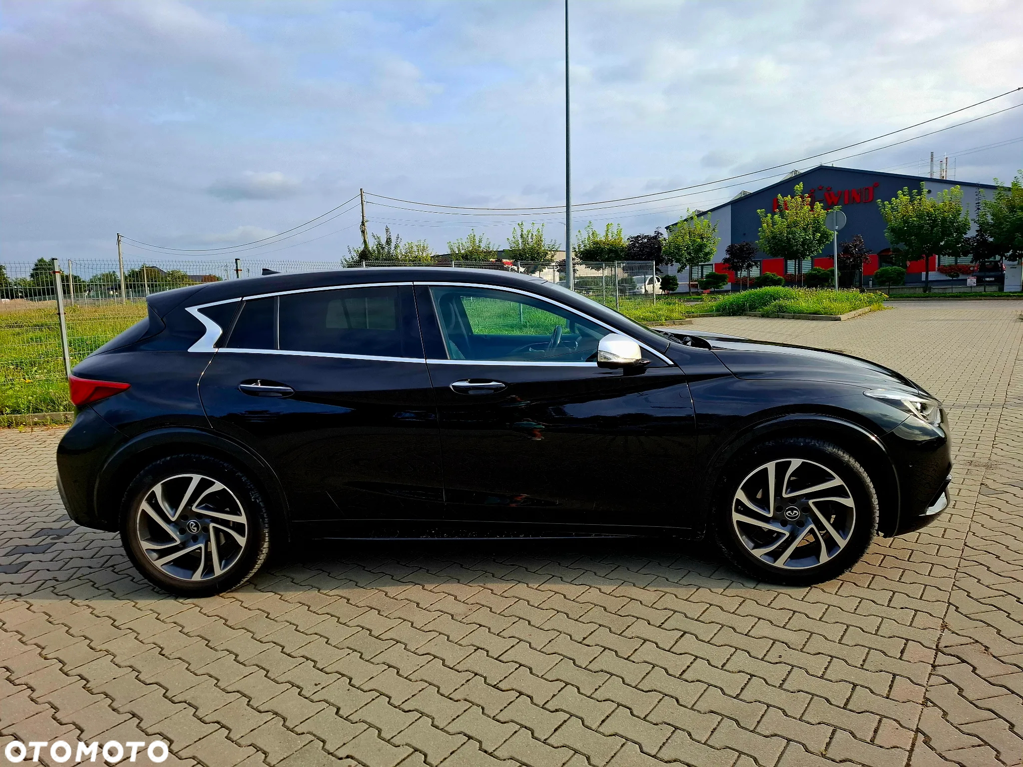 Infiniti Q30 1.6t Premium - 8