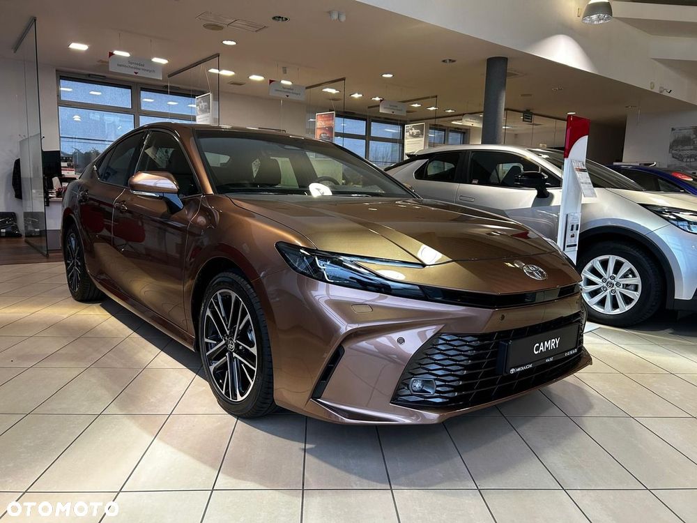 Toyota Camry - 1