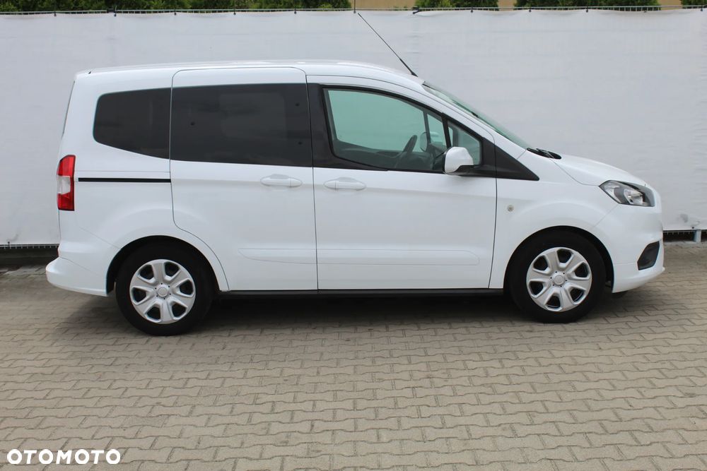 Ford Tourneo Courier 1.5 TDCi Trend - 6