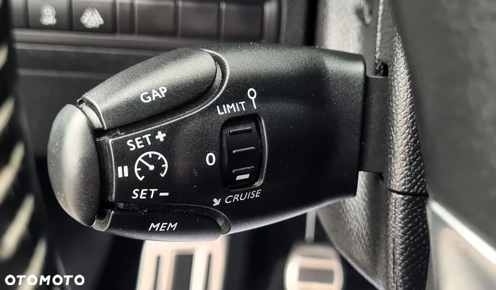 Peugeot 308 BlueHDi 130 Stop & Start Allure Business-Paket - 34