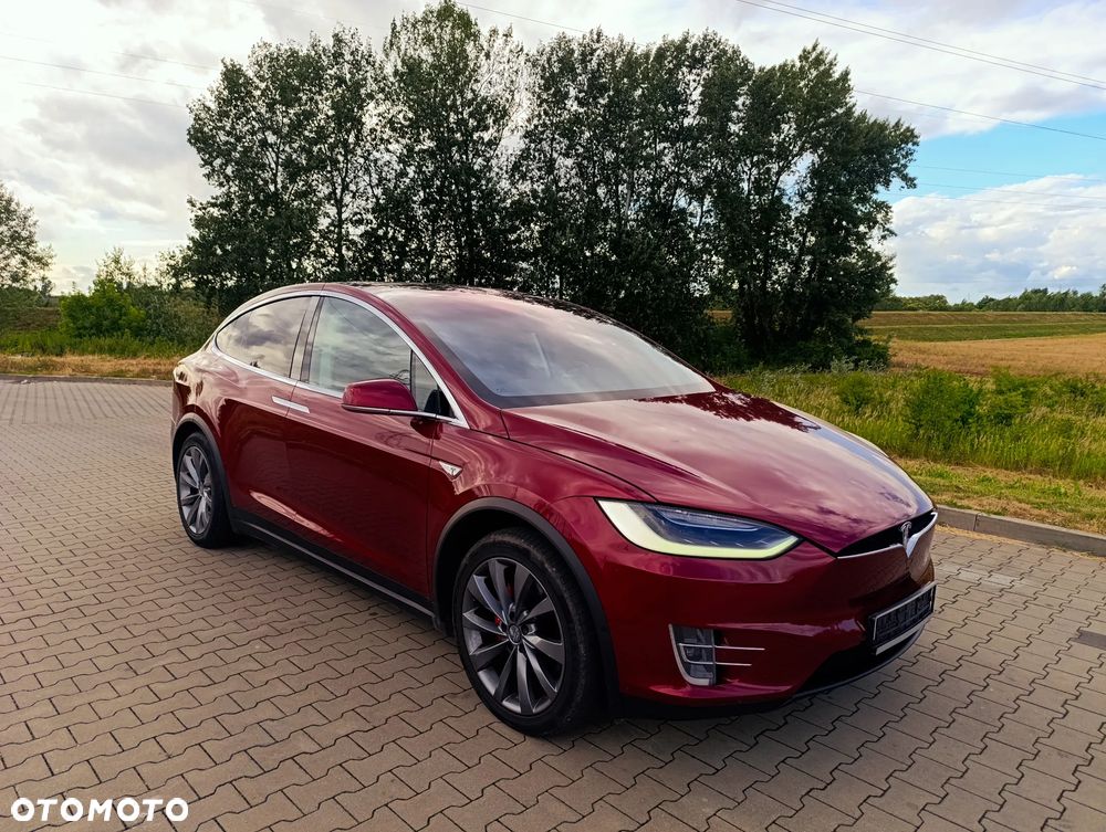 Tesla Model X - 18