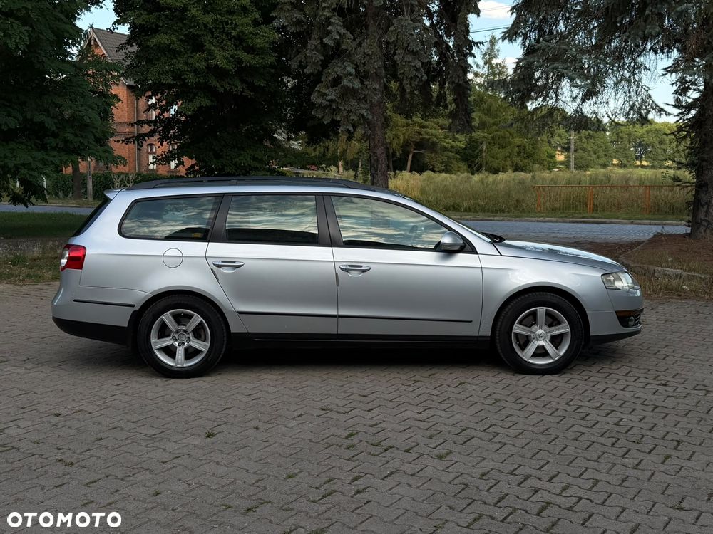 Volkswagen Passat 1.9 TDI Comfortline - 5