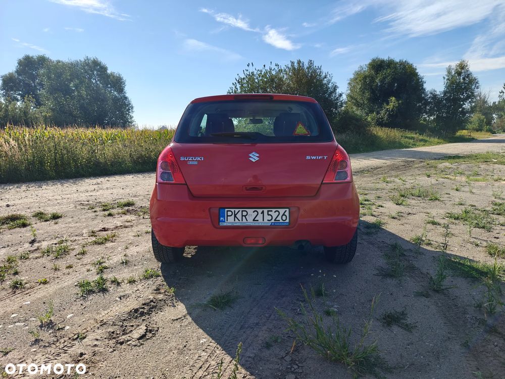 Suzuki Swift 1.3 Club - 6