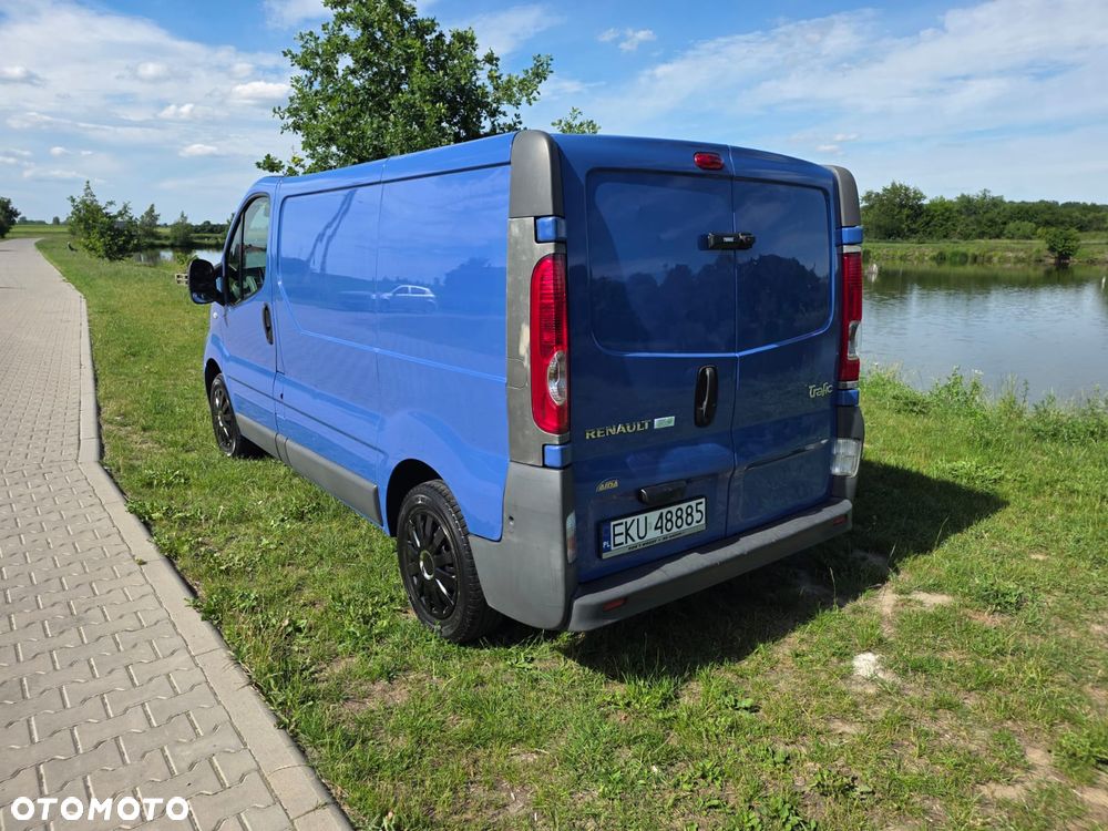 Renault TRAFIC - 2