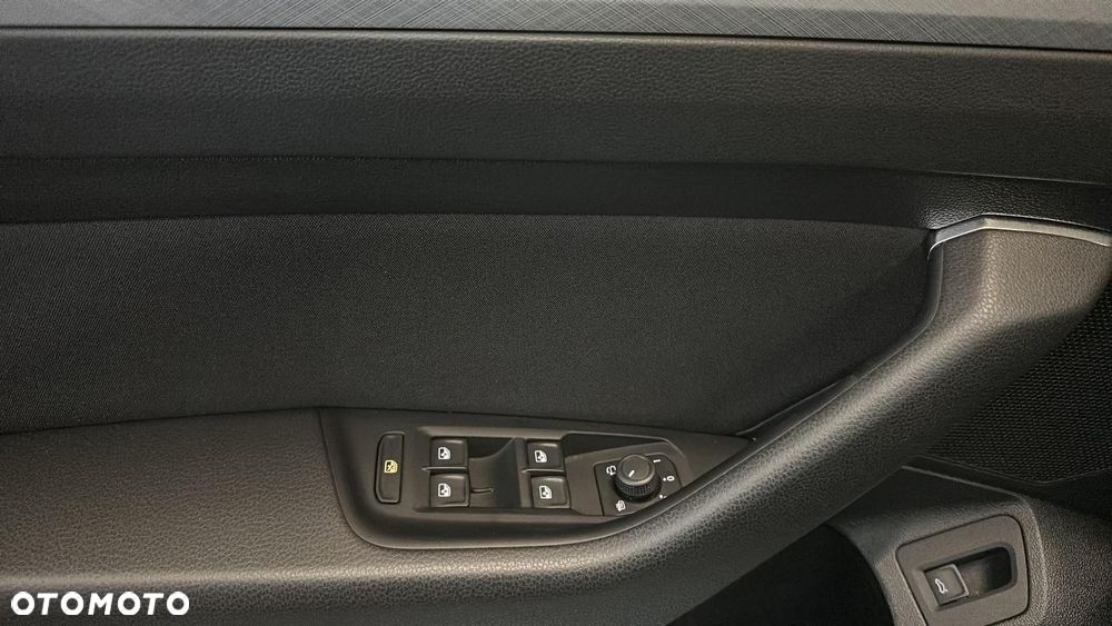 Volkswagen Passat 1.5 TSI EVO Business DSG - 33