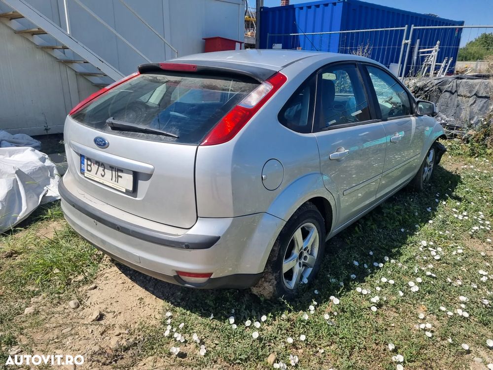 Ford Focus 1.4i Trend - 24