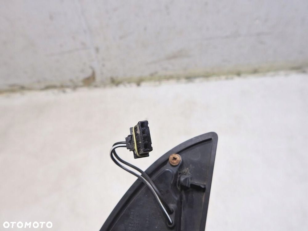 OSŁONA LUSTERKA PRAWA AUDI A8 D3 - 4