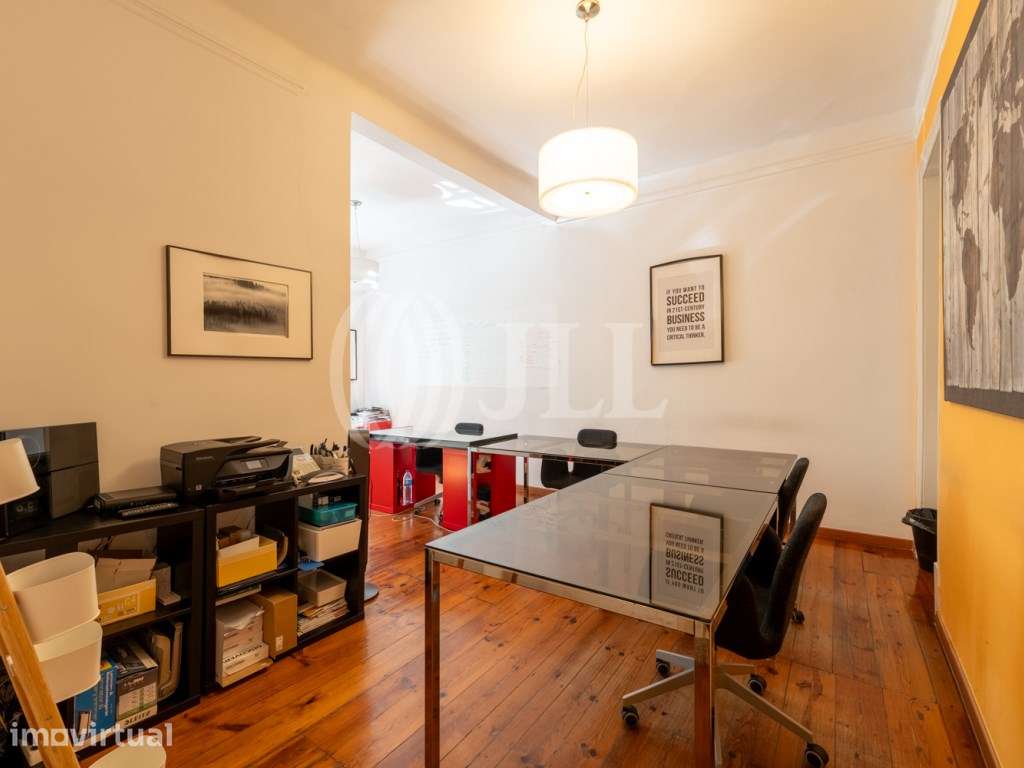 Apartamento T3 remodelado, nas Avenidas Novas, em Lisboa - Grande imagem: 5/35