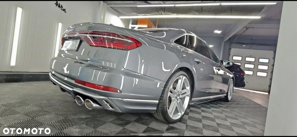 Audi S8 - 22