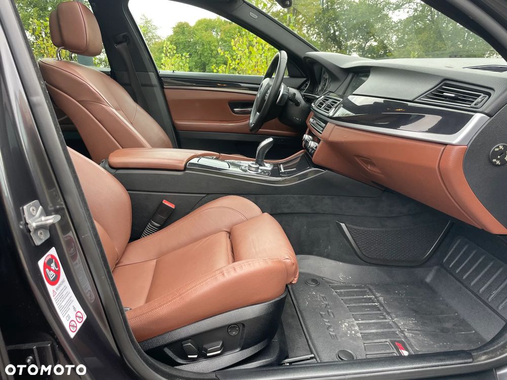 BMW Seria 5 530d Touring Sport-Aut - 11