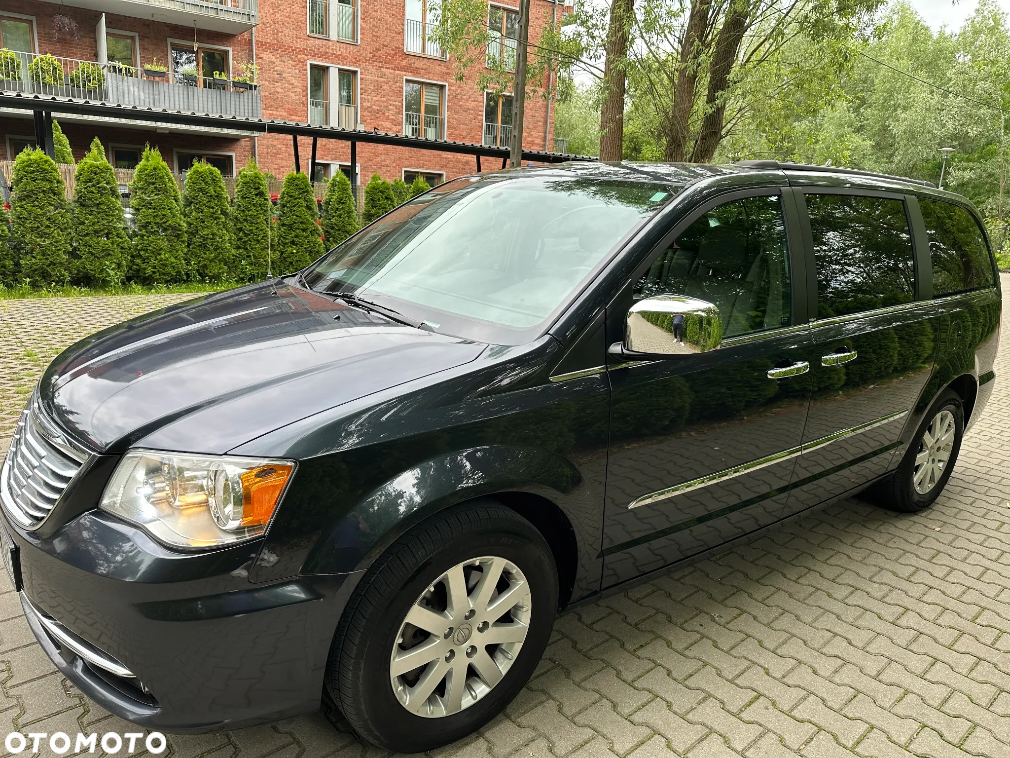 Chrysler Town & Country - 8