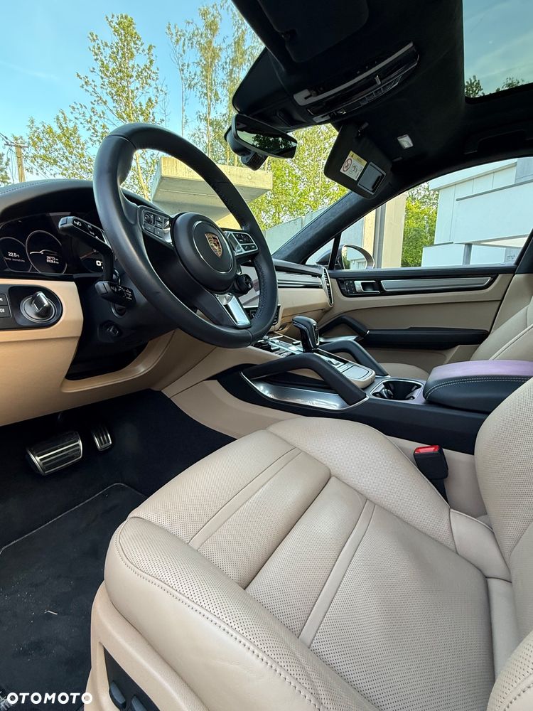 Porsche Cayenne Turbo - 12