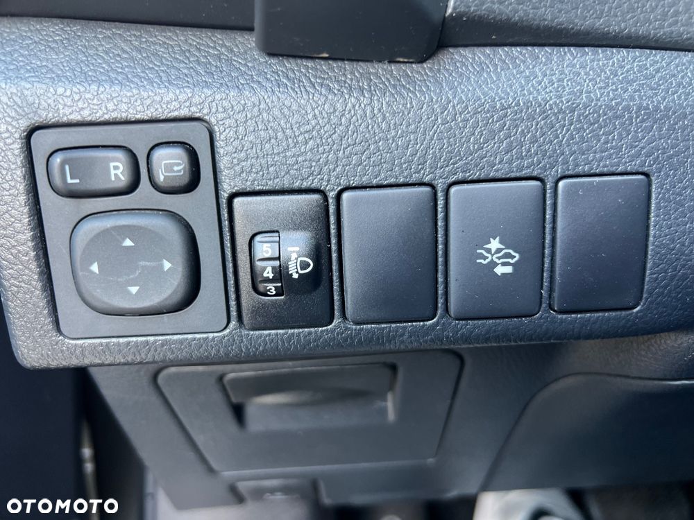 Toyota Auris 1.8 VVT-i Hybrid Automatik Touring Sports Team Deutschland - 27
