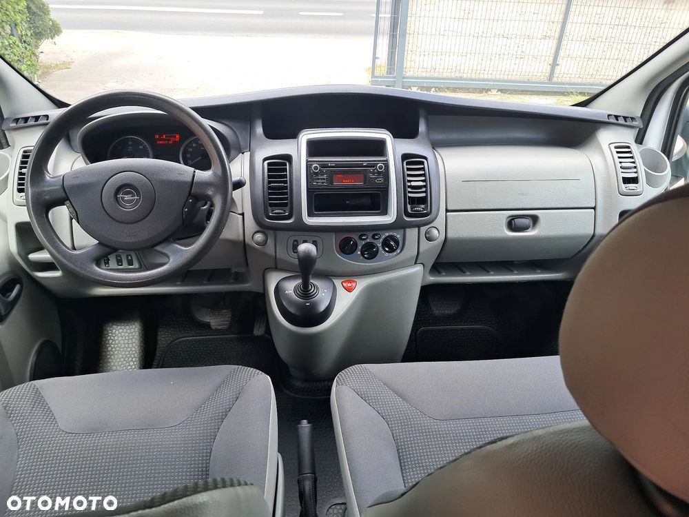 Opel Vivaro - 10