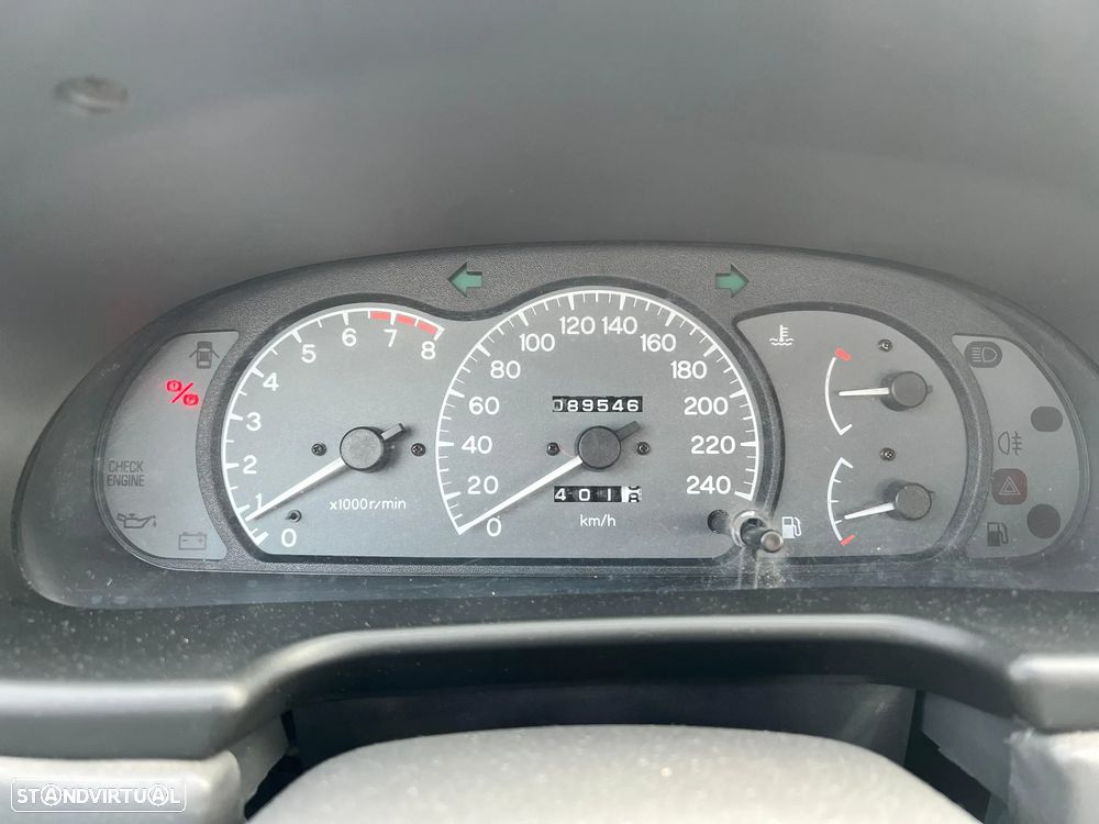 Mitsubishi Lancer 1300 GLXi - 48