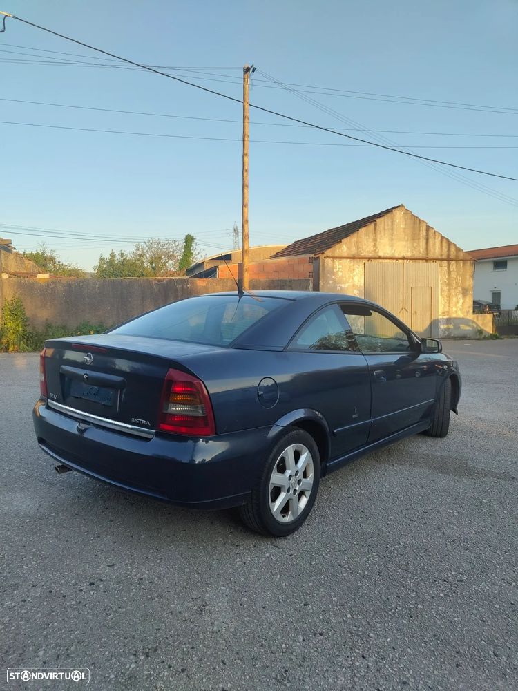 Opel Astra Coupe 1.8 16V - 4