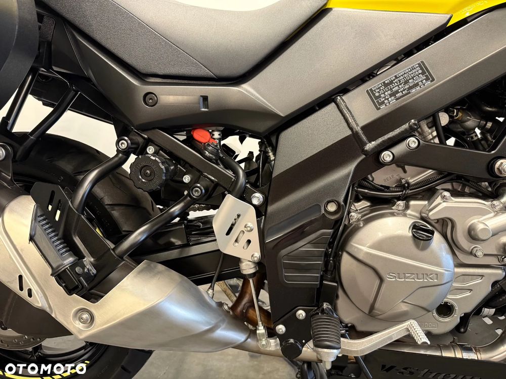 Suzuki V-STROM - 35