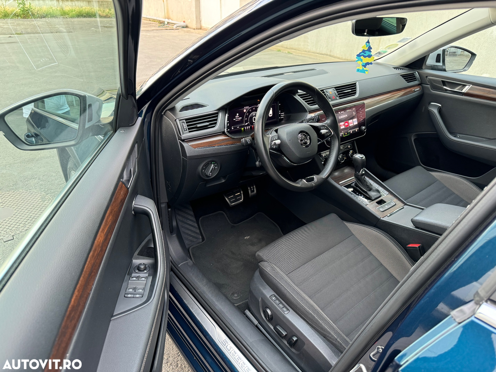 Skoda Superb Combi 2.0 TDI 4X4 DSG Scout - 5