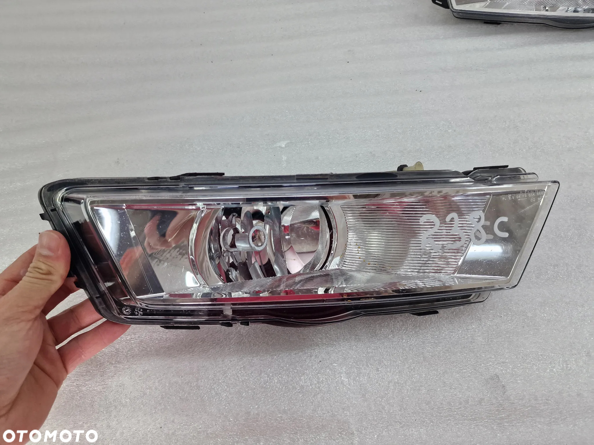 SKODA RAPID 5JA 12- LEWY / PRAWY HALOGEN , NR 5JA941700 / 5JA941699 , NR AUKCJI H238 - 15