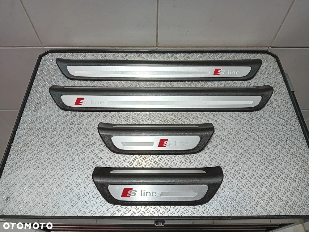 listwy progowe nakładki S-LINE orginał Audi Q3 2015 komplet - 1