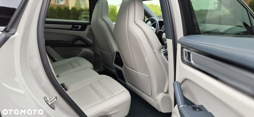 Porsche Cayenne - 19