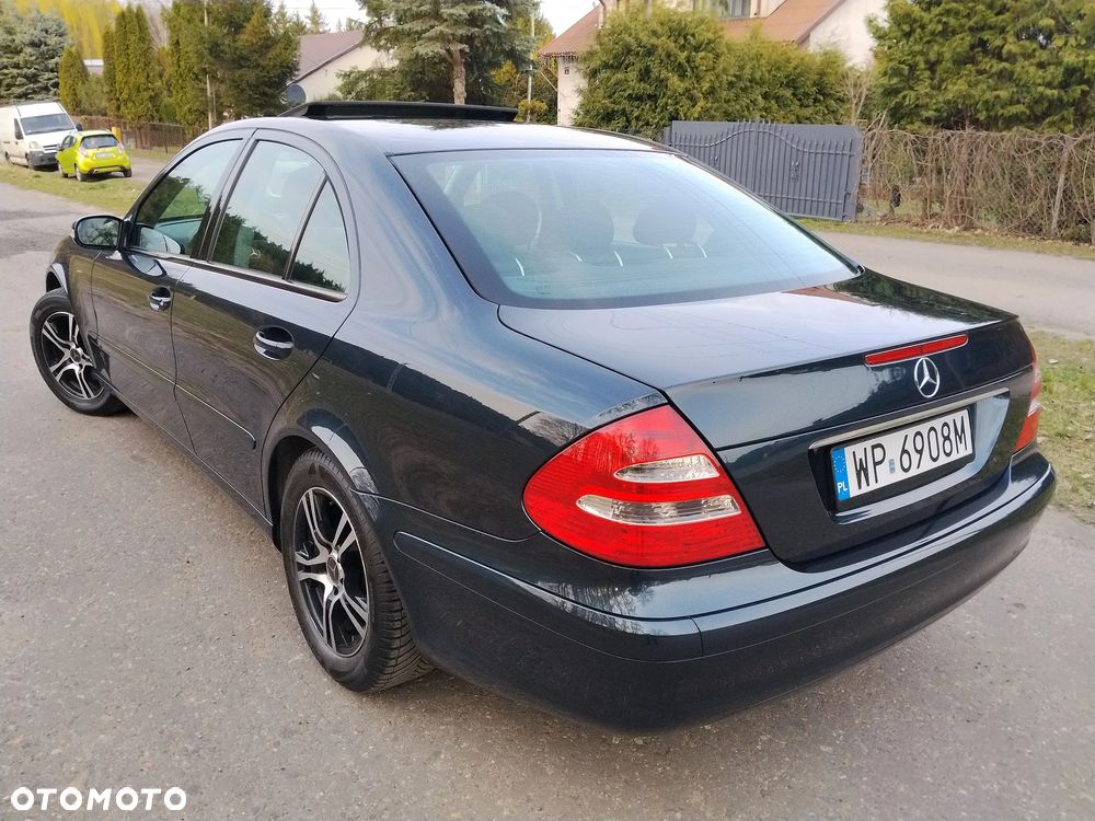 Mercedes-Benz Klasa E 200 Kompressor Classic Sport Edition - 13