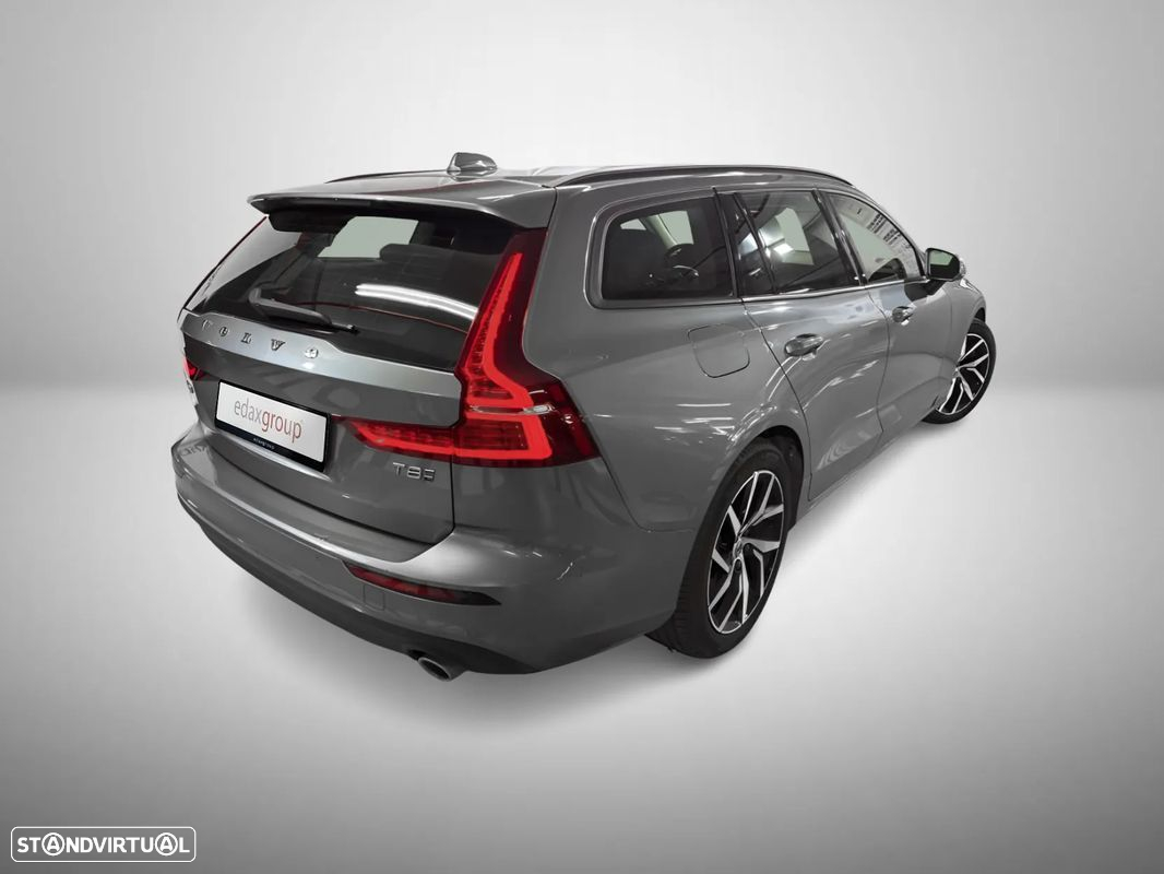 Volvo V60 2.0 T8 AWD TE Momentum - 2