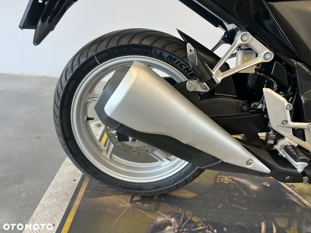 Honda CBR - 28