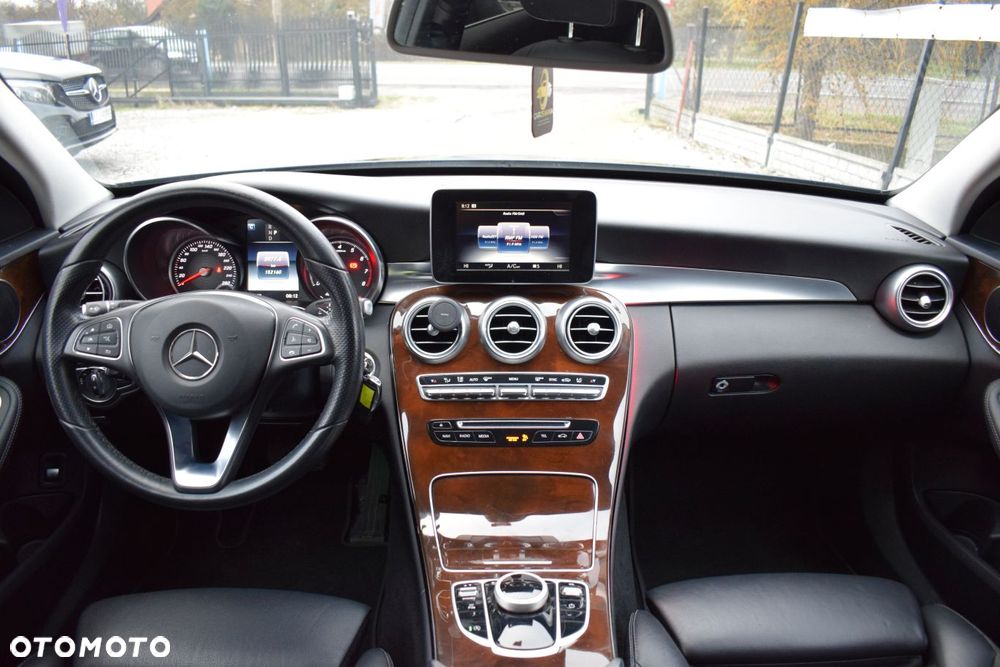 Mercedes-Benz Klasa C 400 4Matic 9G-TRONIC Exclusive - 9