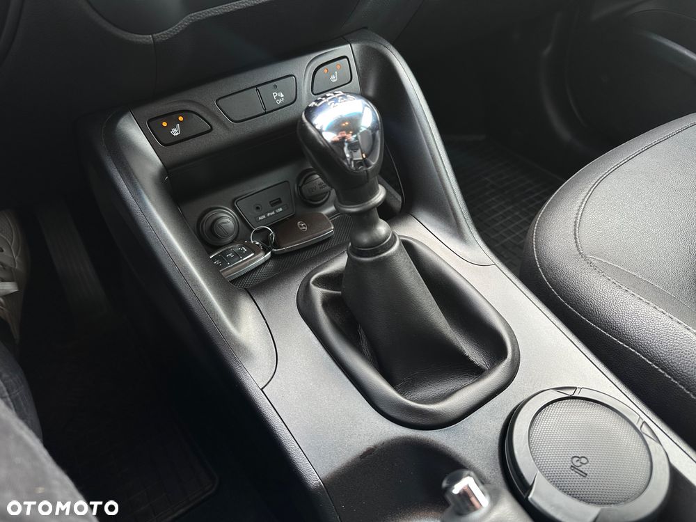 Hyundai ix35 1.6 2WD Fifa World Cup Edition - 14