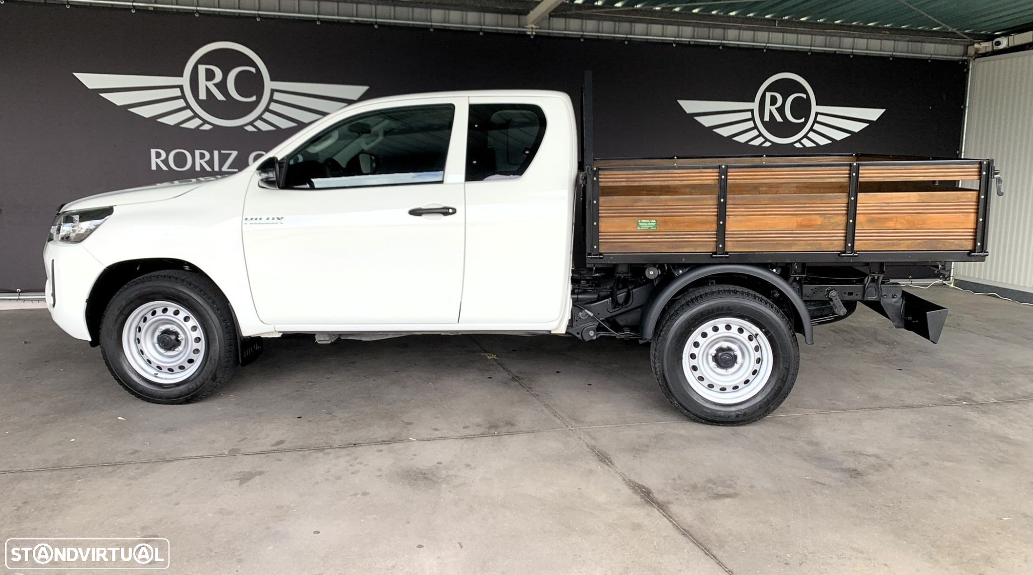 Toyota Hilux 2.4 D-4D 2WD CD Tracker - 4