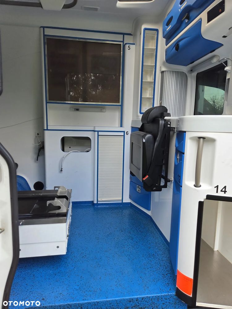 Mercedes-Benz Sprinter - 8