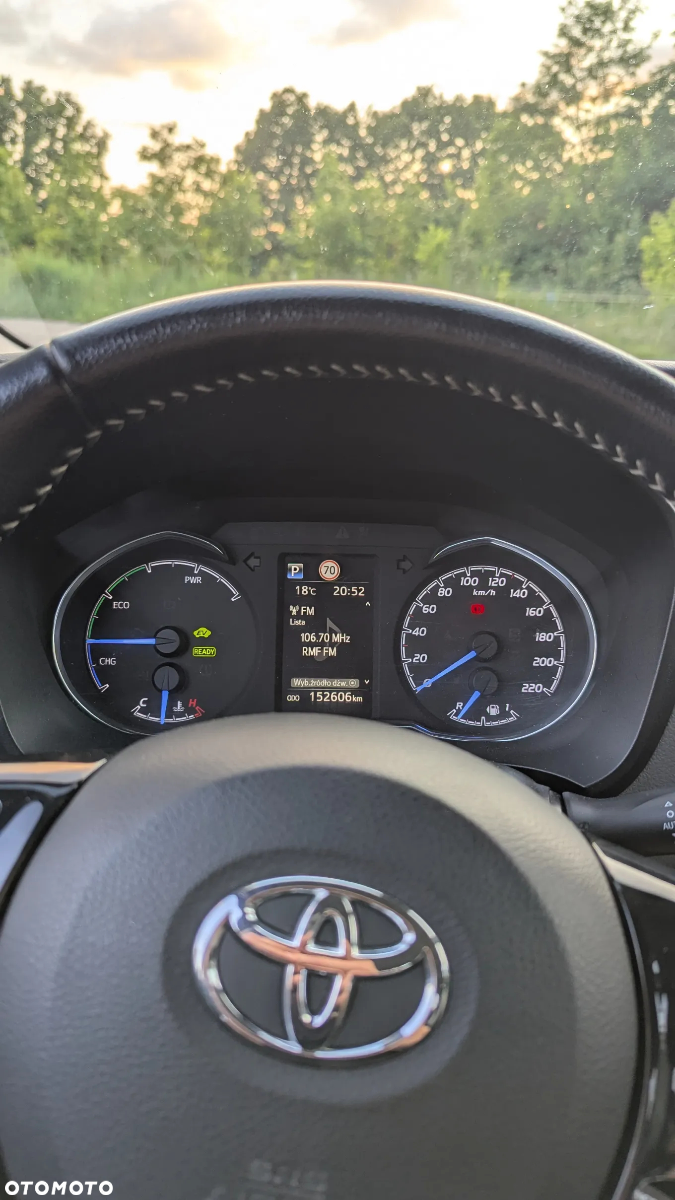 Toyota Yaris Hybrid 100 Dynamic - 14