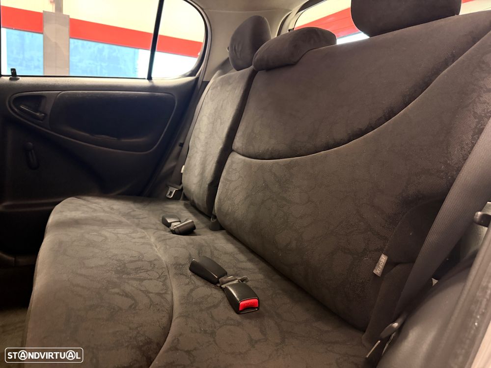 Toyota Yaris 1.0 Sol ABS+CD - 7