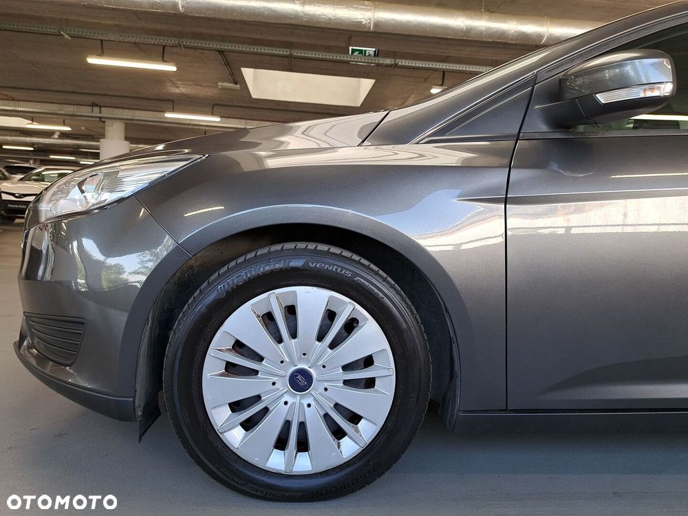 Ford Focus 1.6 Trend - 31