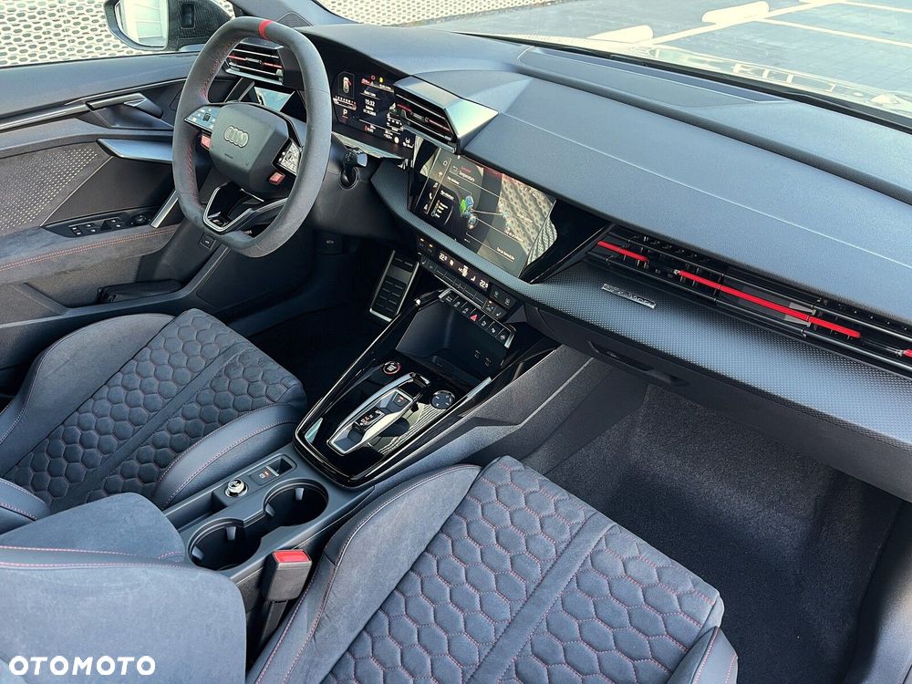 Audi RS3 Sportback - 17