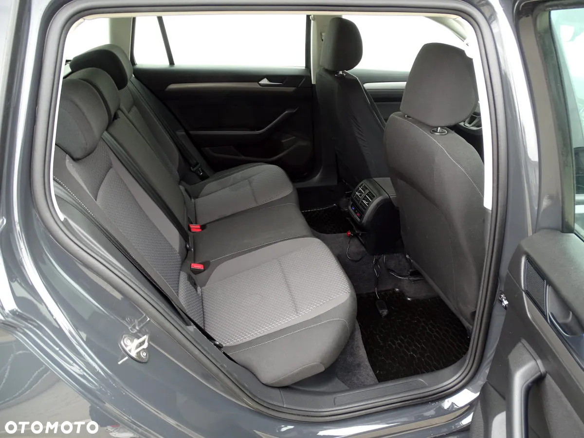 Volkswagen Passat 1.6 TDI BMT Comfortline - 14
