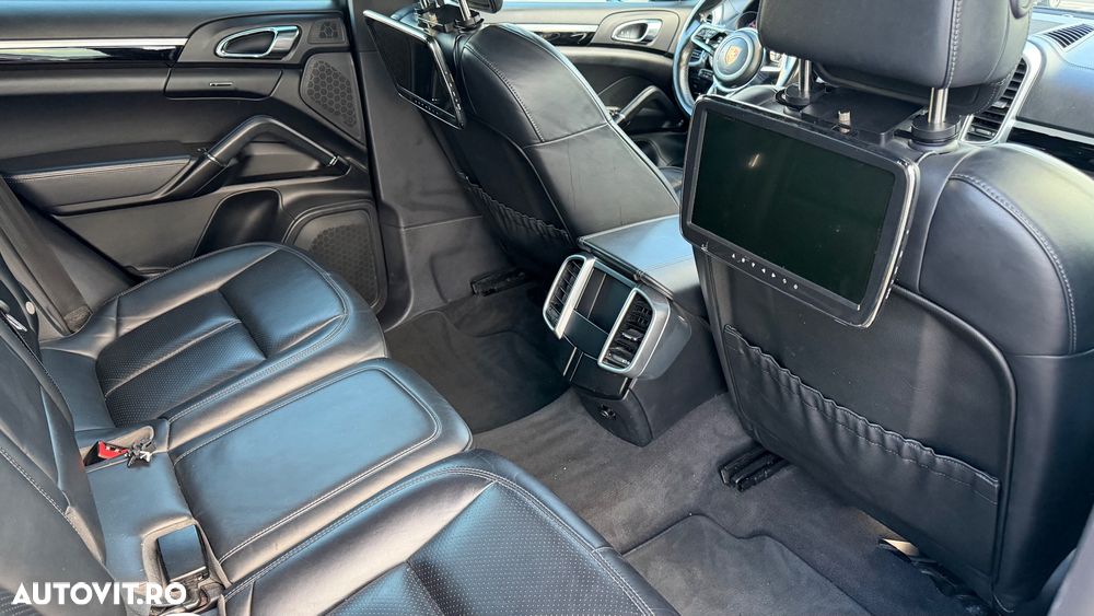 Porsche Cayenne 3.0 L - 9