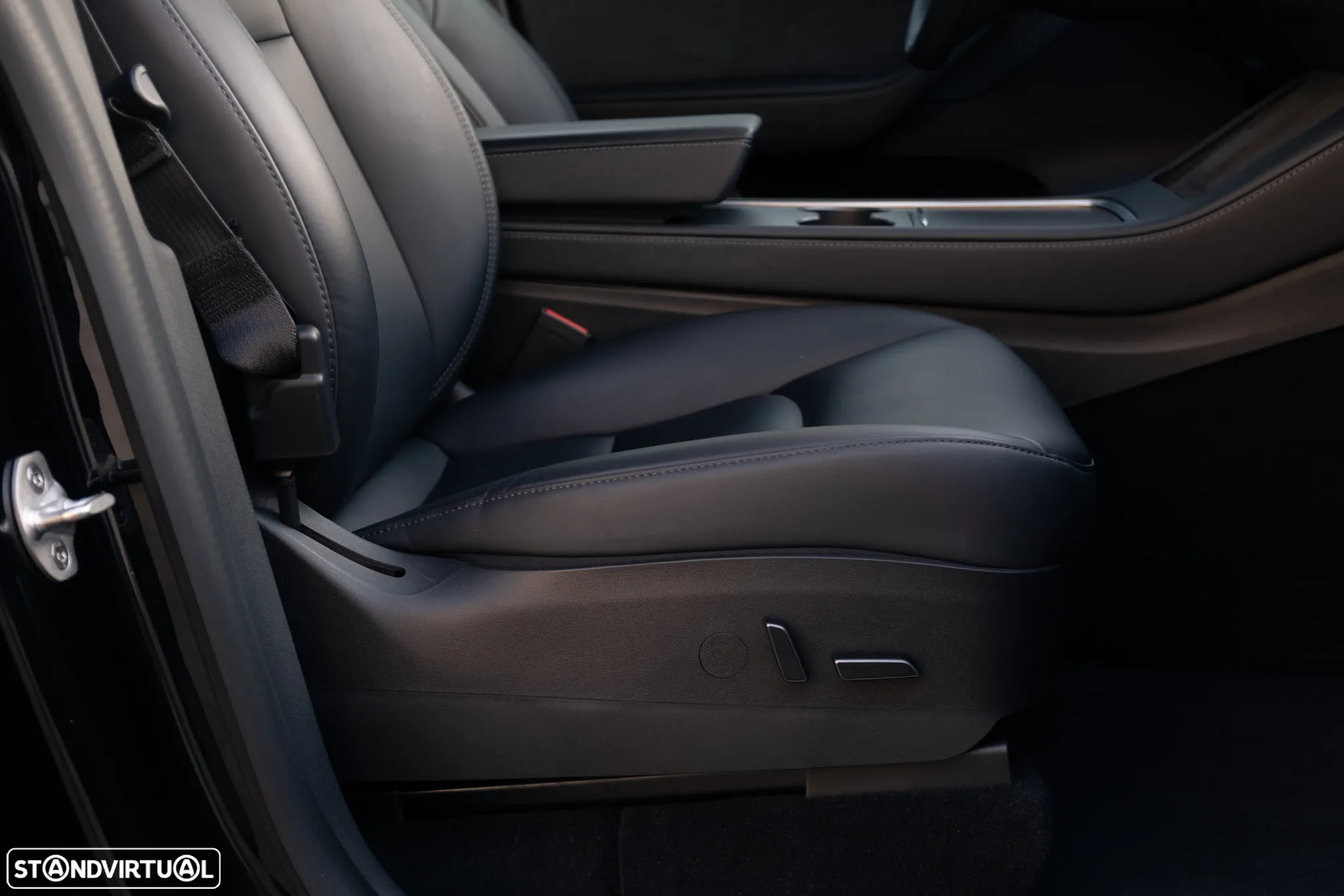 Tesla Model Y Long Range Tração Integral - 40