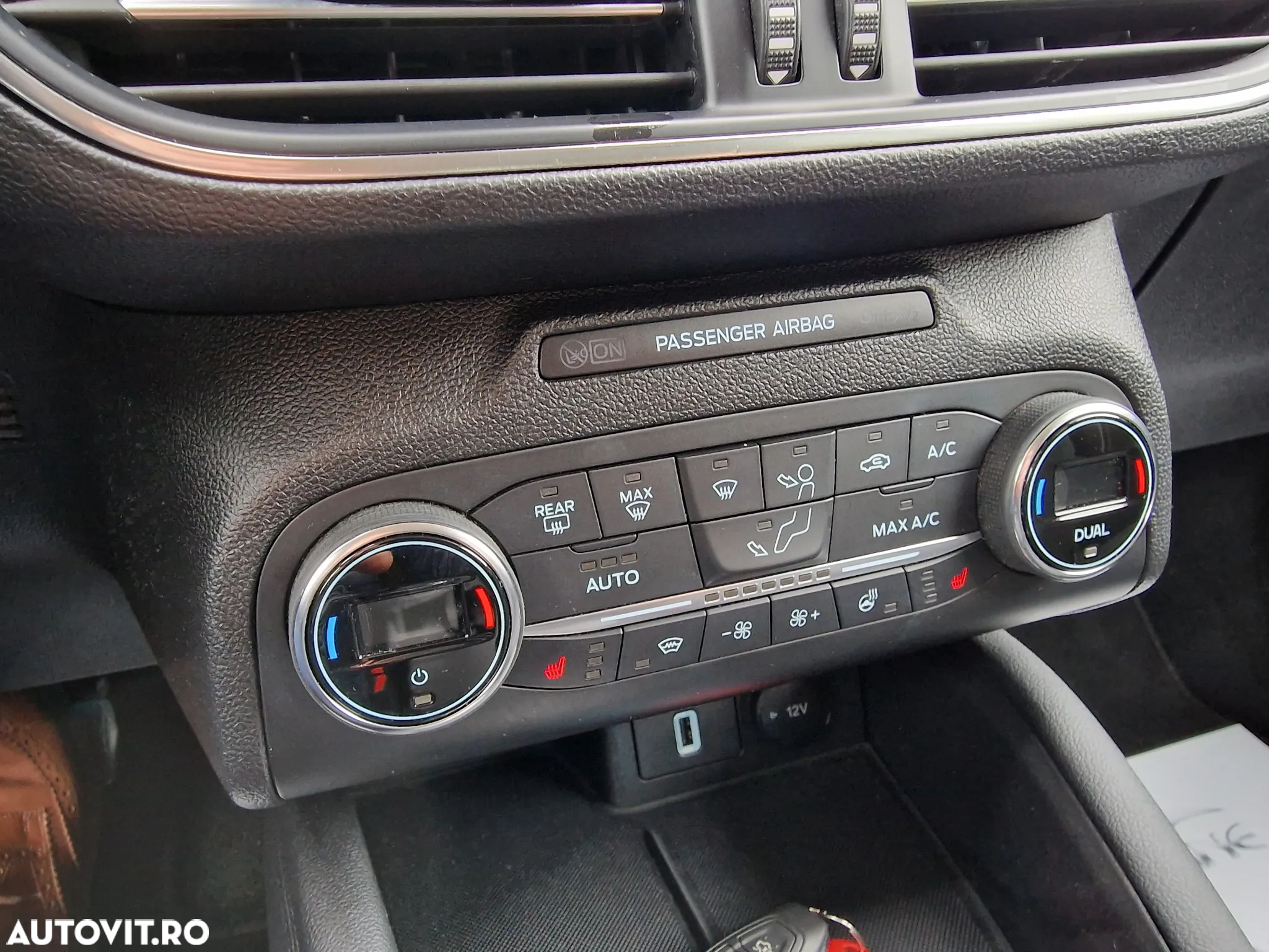 Ford Focus 2.0 EcoBlue Titanium - 15